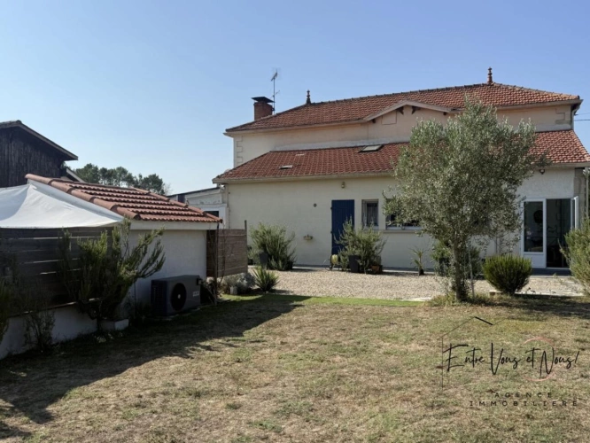 Photos 21 - Rural - Authentique maison avec piscine et dépendances sur plus de 6 60