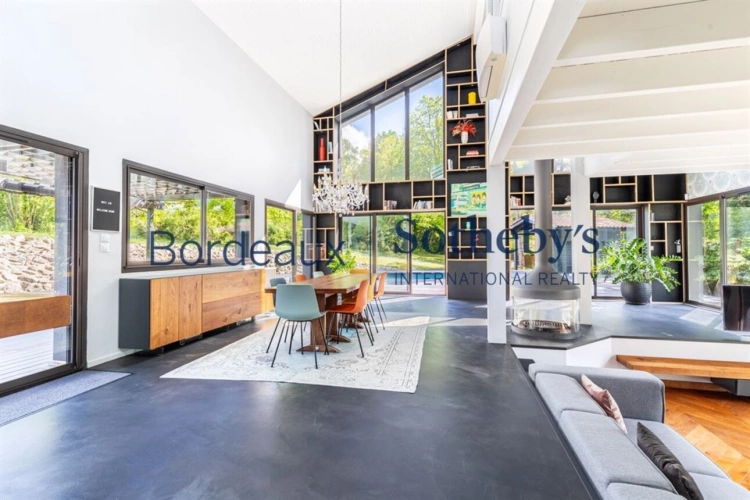 Photos 7 - Prestigious - BORDEAUX 20 MN – EXCEPTIONAL 335SQ.M VILLA – 5400 SQ.M LANDSCAPED PARK – SWIMMING POOL – 6 BEDROOMS