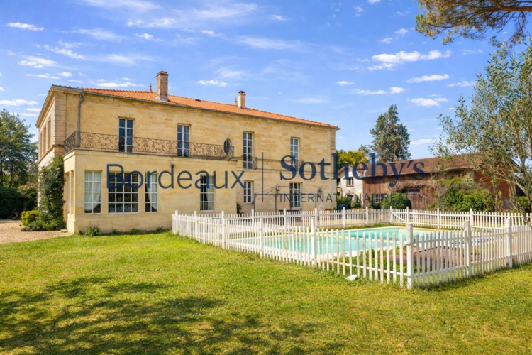 Photos 17 - Prestige - BORDEAUX 30MN - SOMPTUEUSE PROPRIÉTÉ DE MAÎTRE - 4,5 HECTARES - DÉPENDANCES - PISCINE