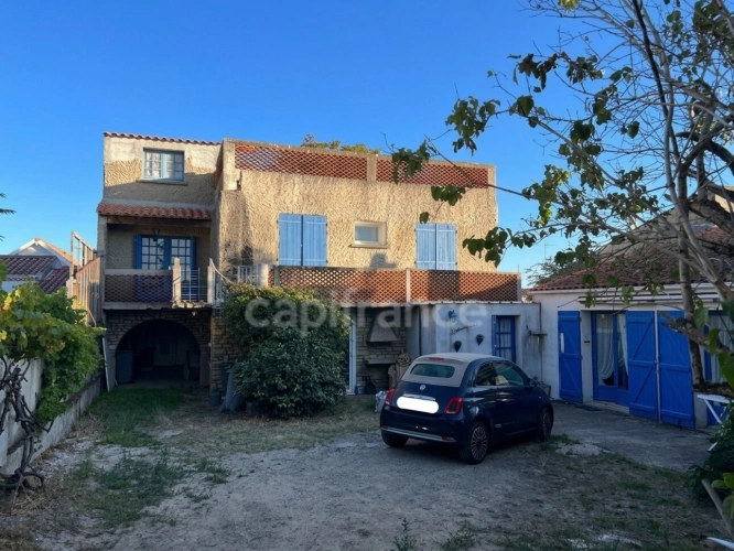 Photos 1 - Prestige - Exclusivité - Propriété à vendre - 9 pièces L'AIGUILLON-SUR-MER LA PRESQU'ILE (85 460) - Idéal investisseurs