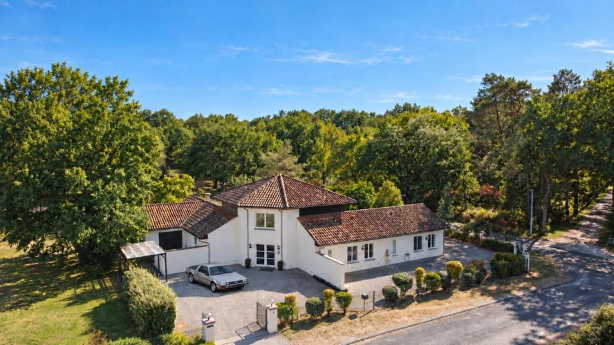 Photos 1 - Rural - Icarus: a landing in the Dordogne
