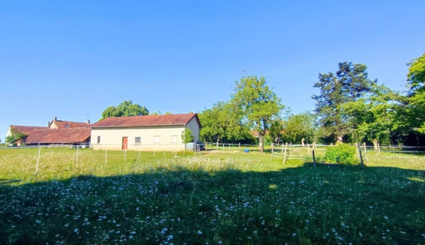 Photos 1 - Équestre - Maison avec boxes pour chevaux