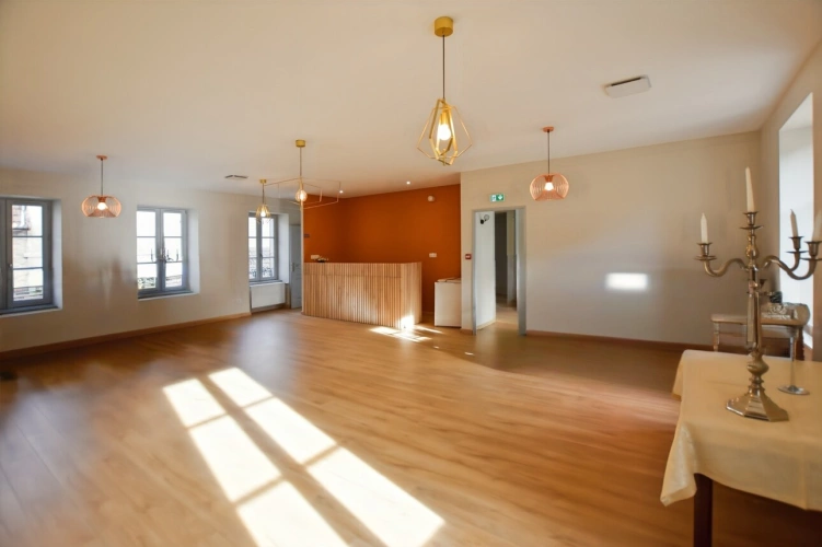 Photos 14 - Prestige - Propriété rénovée de 324 m2 avec terrain à COUCHES (71)