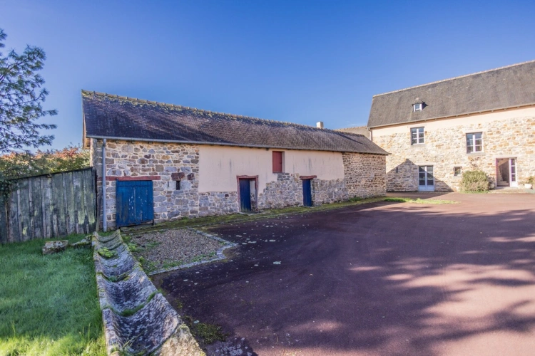 Photos 18 - Prestige - Dpt Ille et Vilaine (35), à vendre SAINT PERN propriete P6 de 228,5 m² - Terrain de 5 218,00 m²