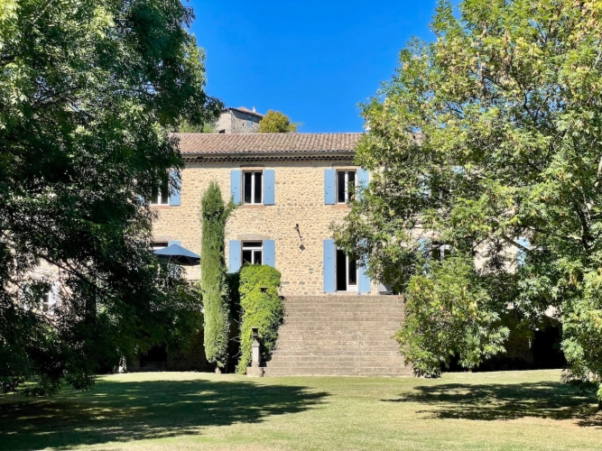 Photos 1 - Touristique - Propriété de caractère avec activité touristique et potentiel événementiel en Ardèche