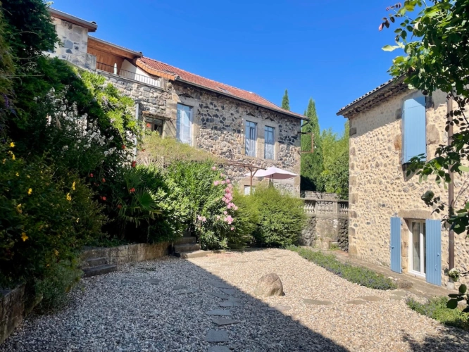 Photos 2 - Touristique - Propriété de caractère avec activité touristique et potentiel événementiel en Ardèche