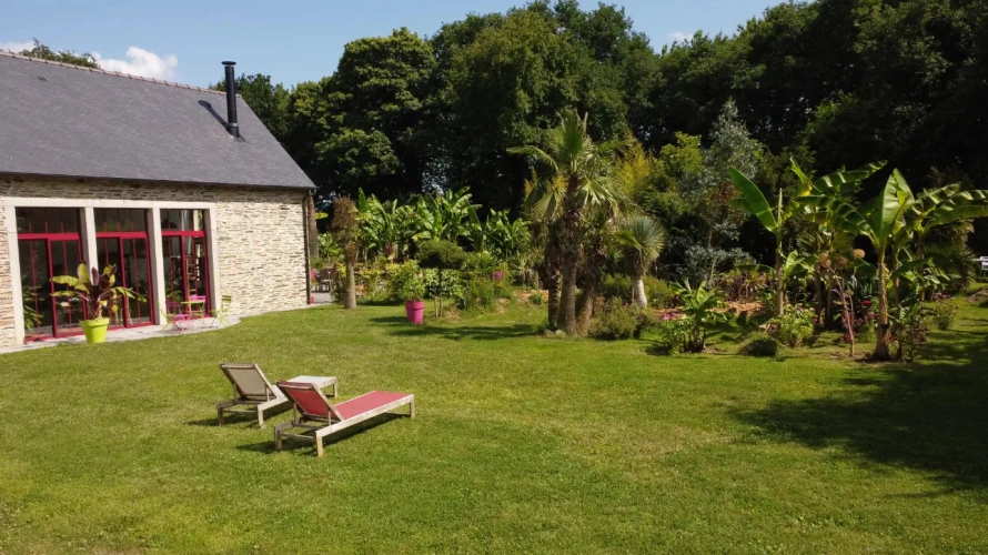 Photos 9 - Touristique - Domaine de Prestige & Tourisme Insolite Clé en Main  Manoir du XVIe s. et Jardin Zen d'Exception  Centre Bretagne (Guerlédan)