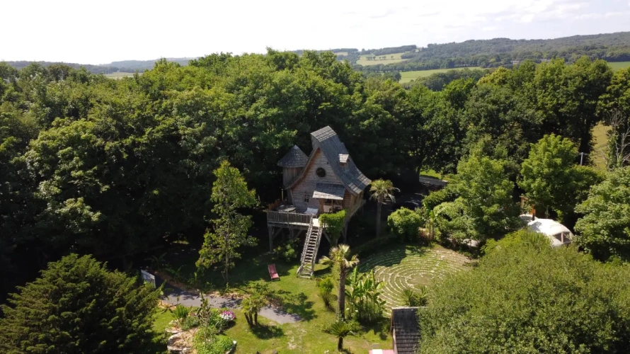 Photos 8 - Touristique - Domaine de Prestige & Tourisme Insolite Clé en Main  Manoir du XVIe s. et Jardin Zen d'Exception  Centre Bretagne (Guerlédan)