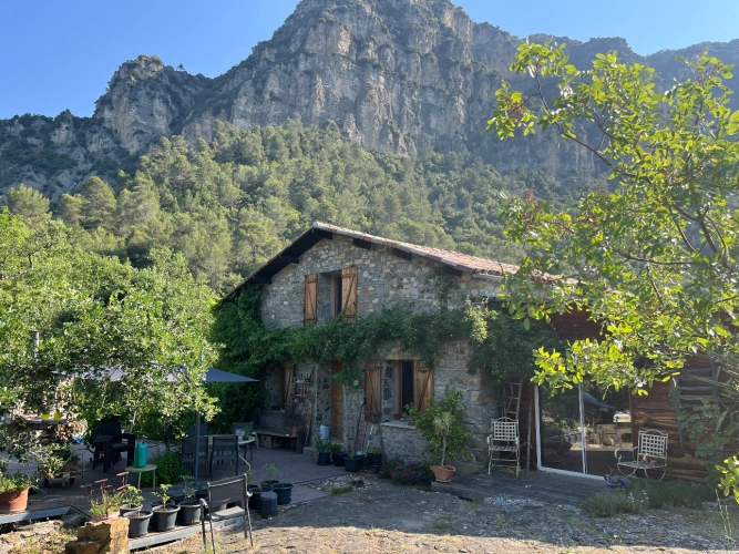 Photos 3 - Rurale - Exceptionnelle Propriété Hors Réseau dans l’Arrière-Pays de la Côte d’Azur