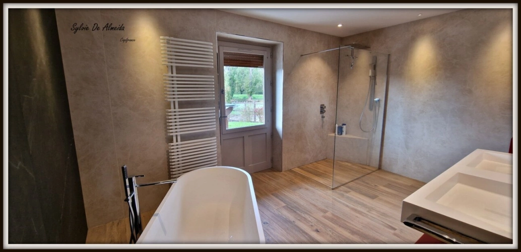 Photos 12 - Rurale - Propriete longère à vendre 313 m² 7 pièces SAINT CYR SUR MENTHON (01)Dépendances 550 m², piscine, 6,84 hectares