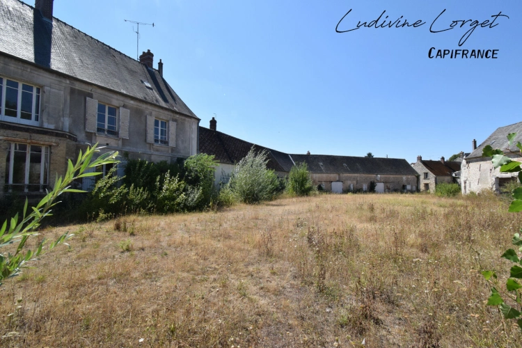 Photos 1 - Rurale - A vendre Corps de ferme à rénover entièrement proche BETZ(60)– Maison de maître de 450 m² -8 chambres -plusieurs bâtiments et terrain de 6 000 m² – Projet destiné à un professio