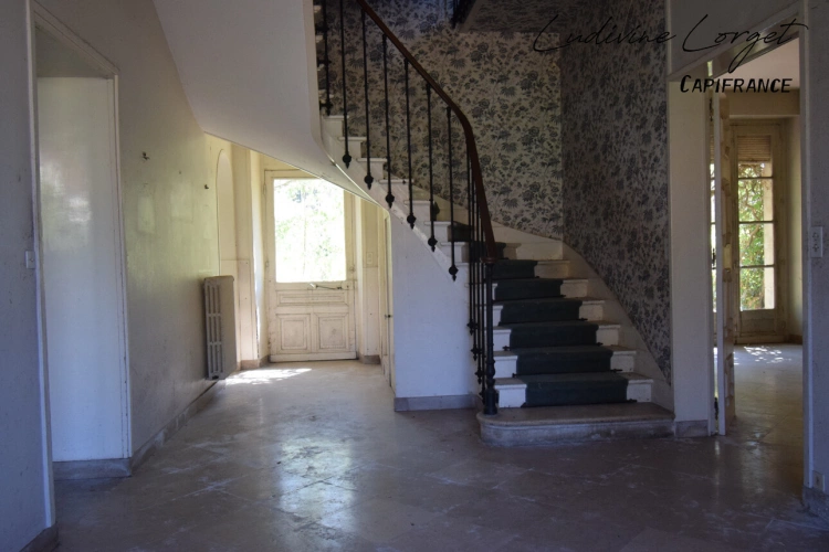 Photos 2 - Rurale - A vendre Corps de ferme à rénover entièrement proche BETZ(60)– Maison de maître de 450 m² -8 chambres -plusieurs bâtiments et terrain de 6 000 m² – Projet destiné à un professio