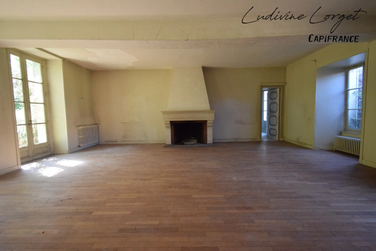 Photos 4 - Rurale - A vendre Corps de ferme à rénover entièrement proche BETZ(60)– Maison de maître de 450 m² -8 chambres -plusieurs bâtiments et terrain de 6 000 m² – Projet destiné à un professio
