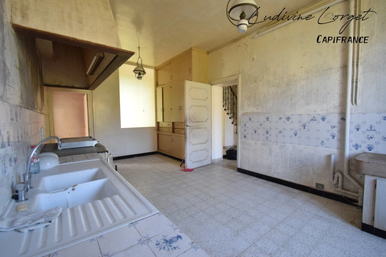 Photos 10 - Rurale - A vendre Corps de ferme à rénover entièrement proche BETZ(60)– Maison de maître de 450 m² -8 chambres -plusieurs bâtiments et terrain de 6 000 m² – Projet destiné à un professio