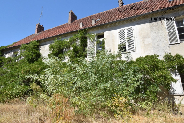 Photos 11 - Rurale - A vendre Corps de ferme à rénover entièrement proche BETZ(60)– Maison de maître de 450 m² -8 chambres -plusieurs bâtiments et terrain de 6 000 m² – Projet destiné à un professio