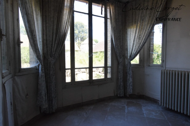 Photos 12 - Rurale - A vendre Corps de ferme à rénover entièrement proche BETZ(60)– Maison de maître de 450 m² -8 chambres -plusieurs bâtiments et terrain de 6 000 m² – Projet destiné à un professio