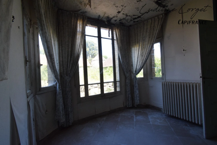 Photos 16 - Rurale - A vendre Corps de ferme à rénover entièrement proche BETZ(60)– Maison de maître de 450 m² -8 chambres -plusieurs bâtiments et terrain de 6 000 m² – Projet destiné à un professio