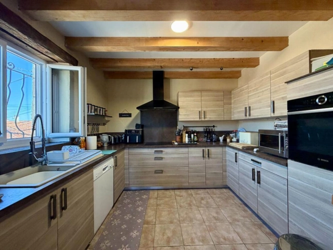 Photos 4 - Prestige - Charmante maison de caractère rénovée avec  4 chambres, grange et jardin arboré