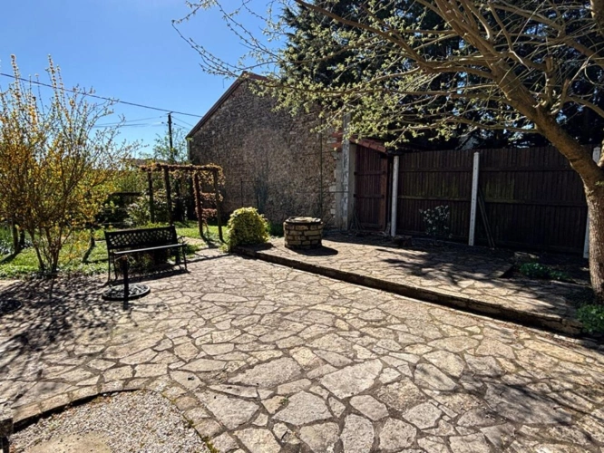 Photos 18 - Prestige - Charmante maison de caractère rénovée avec  4 chambres, grange et jardin arboré