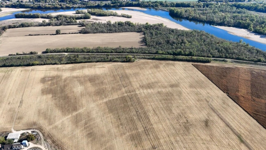 Photos 3 - Agricole - 196 hectares d'un seul tenant avec potentiel sablier