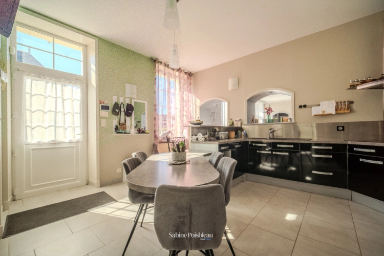 Photos 8 - Prestige - Propriete à vendre de 20 pièces à Saint-Nicolas-de-Bourgueil - ensemble de 457m² - Piscine interieure- vie de plain-pied