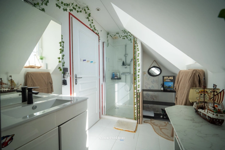 Photos 13 - Prestige - Propriete à vendre de 20 pièces à Saint-Nicolas-de-Bourgueil - ensemble de 457m² - Piscine interieure- vie de plain-pied