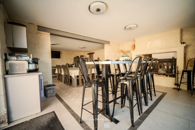 Photos 17 - Prestige - Propriete à vendre de 20 pièces à Saint-Nicolas-de-Bourgueil - ensemble de 457m² - Piscine interieure- vie de plain-pied