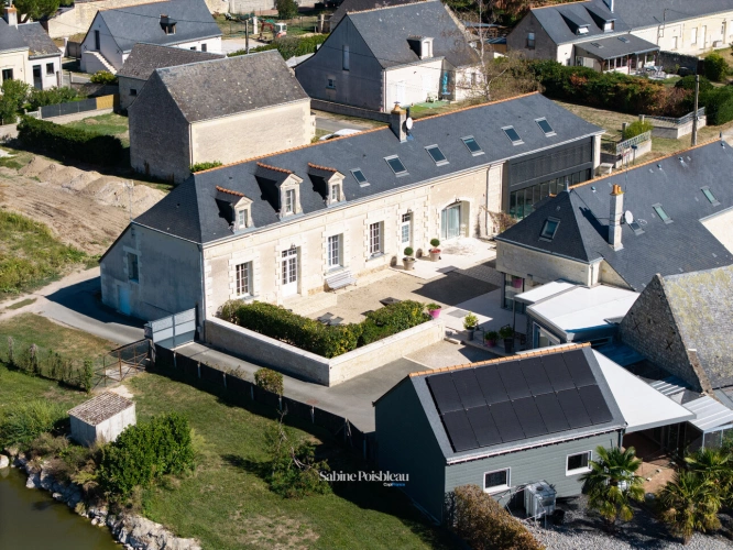 Photos 23 - Prestige - Propriete à vendre de 20 pièces à Saint-Nicolas-de-Bourgueil - ensemble de 457m² - Piscine interieure- vie de plain-pied