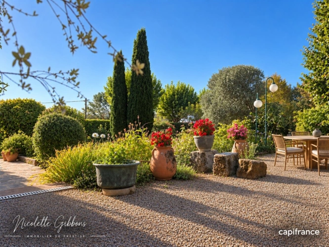 Photos 26 - Prestige - EXCLUSIVITÉ – BELLE DEMEURE DE CARACTÈRE AVEC GRAND PARC ET PISCINE AU CŒUR DE MEYSSAC