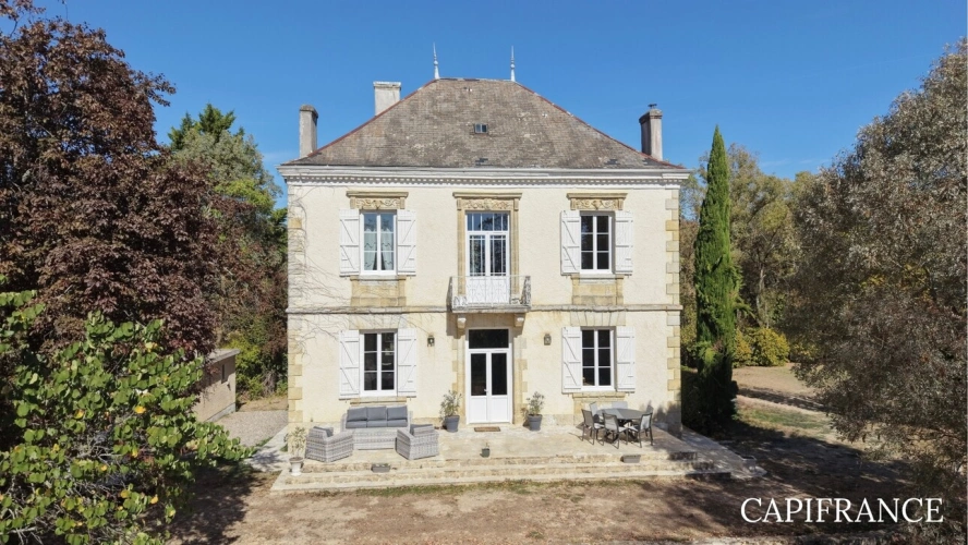 Photos 1 - Prestige - Maison de maître sur un terrain de plus de 3 000 m²