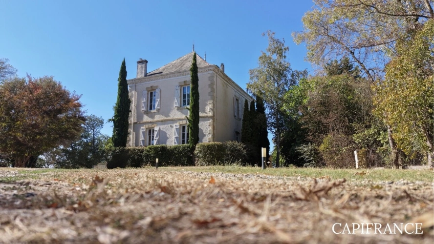Photos 2 - Prestige - Maison de maître sur un terrain de plus de 3 000 m²