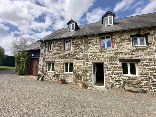 Photos 3 - Touristique - ENSEMBLE IMMOBILIER - ACTIVITE TOURISTIQUE- A VENDRE – MAISON + 3 GÎTES – PISCINES – 1 HA - VILLEDIEU-LES-POÊLES (MANCHE, NORMANDIE) (50)