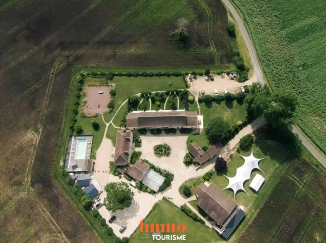 Photos 1 - Touristique - DOMAINE EVENEMENTIEL COMPLET aux portes de CHATELLERAULT