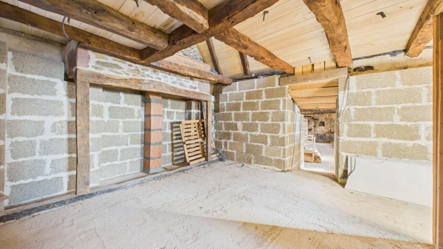 Photos 8 - Rurale - Ensemble en pierre du XIX? & son domaine de 3 700 m² (dont 2 700 m² Bio)  VILLECOMTAL