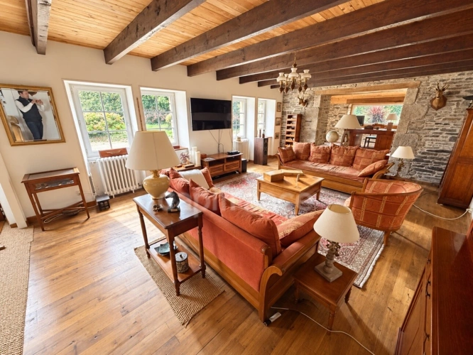 Photos 5 - Prestige - Propriété à vendre 8 pièces avec terrain et dépendances en périphérie de Carhaix-Plouguer
