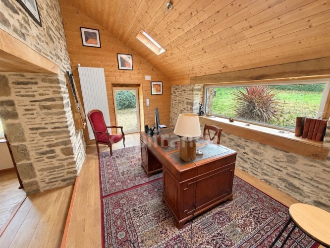Photos 6 - Prestige - Propriété à vendre 8 pièces avec terrain et dépendances en périphérie de Carhaix-Plouguer