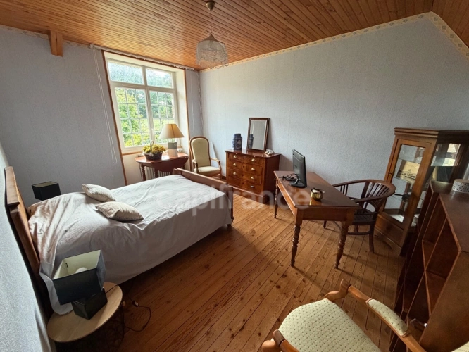 Photos 10 - Prestige - Propriété à vendre 8 pièces avec terrain et dépendances en périphérie de Carhaix-Plouguer