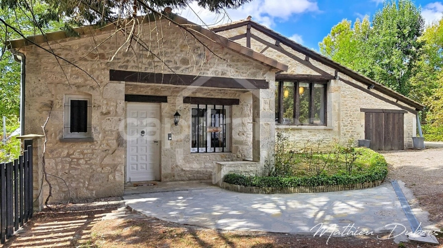 Photos 1 - Prestige - PROPRIÉTÉ DE CARACTÈRE – 3,35 HA DE NATURE, PISCINE ET GÎTE RÉNOVÉ