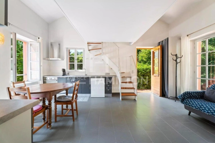 Photos 19 - Touristique - Propriété dException à Biot : Deux Villas Idéales pour Chambres