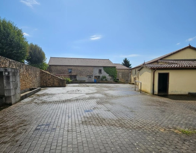 Photos 2 - Équestre - HARAS. PROPRIÉTÉ ÉQUESTRE D'EXCEPTION, 57 HA, INFRASTRUCTURES COMPLÈTES ET HABITATIONS