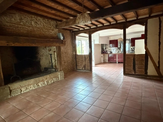 Photos 10 - Prestige - PLAISANCE (32) proche: propriete rurale composée d'une maison 200m2 restaurée, une maison à renover 100m2, deux petites maison colombages, hangar simple , terrain 7.000m2 sans voisin
