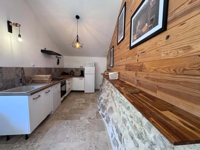 Photos 4 - Prestige - À VENDRE – PROPRIETE EN PIERRES RÉNOVÉE – LA PIARRE – NATURE & AUTHENTICITÉ