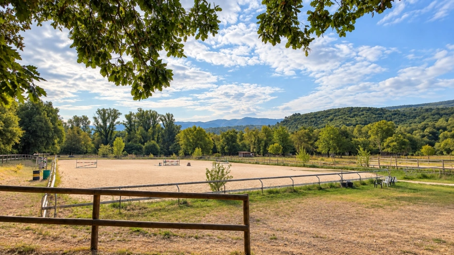 Photos 2 - Équestre - Luberon - DOMAINE ÉQUESTRE SUR 12 HECTARES
