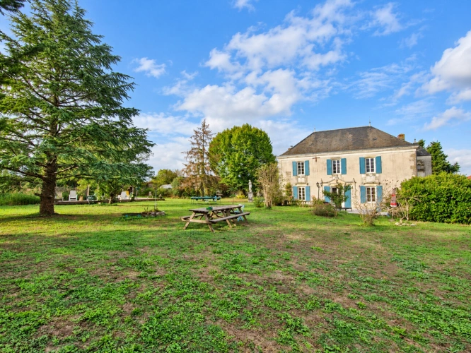 Photos 7 - Prestige - Propriete à vendre 8 pièces proche de SURGERES (17) 245 m² habitables - terrain 5 000 m² - Grandes dépendances