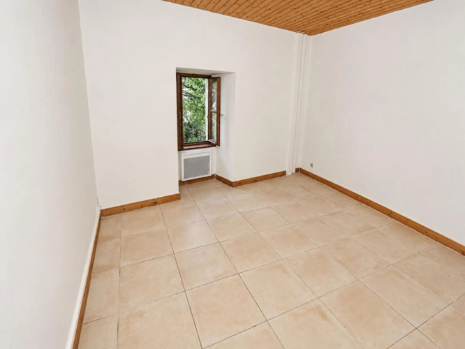 Photos 10 - Prestige - Ensemble immobilier de 3 maisons - Environ 253 m² habitables - 7 chambres - Terrain arboré de 2 790 m²  - 3 garages - Toitures refaites