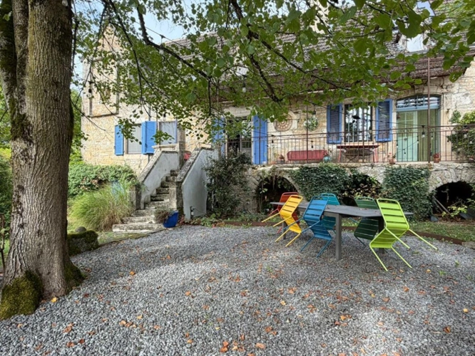 Photos 1 - Rurale - Propriété de caractère en pierre avec piscine et dépendance, à deux pas de Figeac