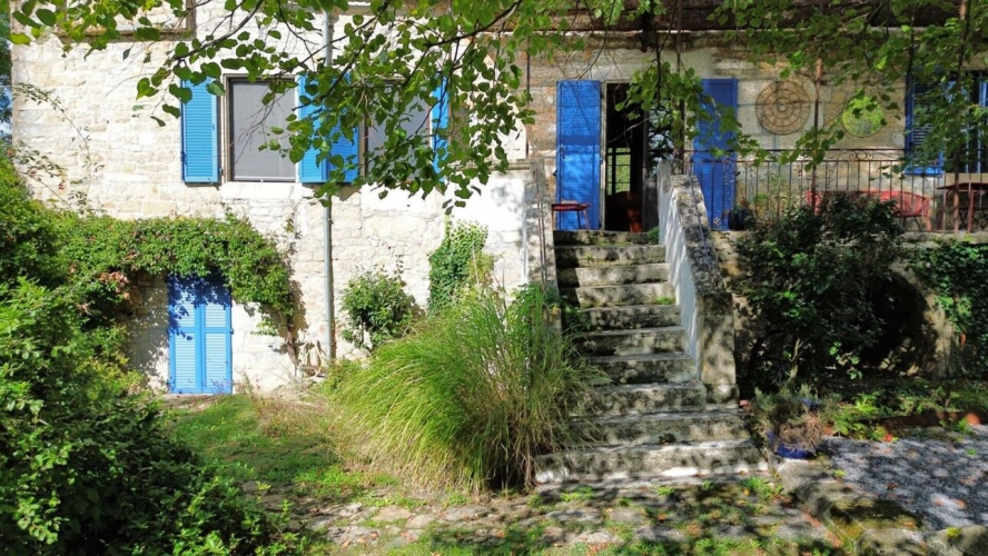 Photos 4 - Rurale - Propriété de caractère en pierre avec piscine et dépendance, à deux pas de Figeac