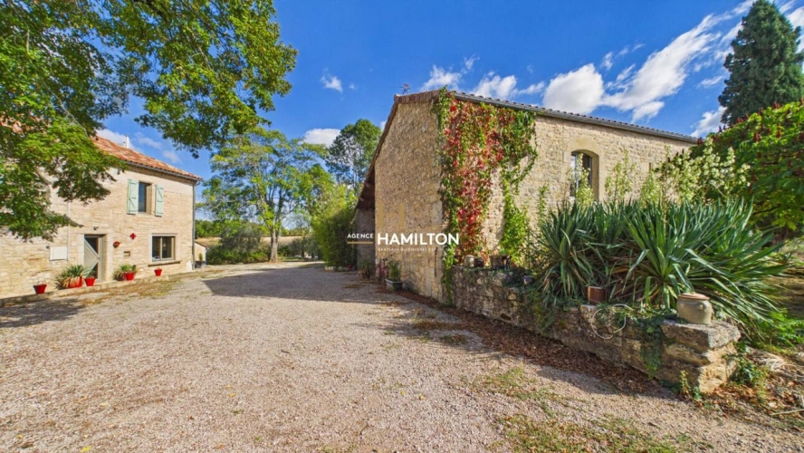 Photos 1 - Rurale - CHARMANTE PROPRIETE - EQUESTRE - CHAMBRES D'HOTES - DEPENDANCES