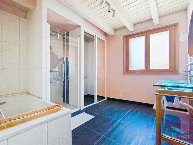 Photos 21 - Rurale - Propriete à vendre 9 pièces CHAMPANGES (74) Propriété de caractère de 312 m2 avec appartement indépendant – Élégance alpine, volumes remarquables et prestations haut de gamme