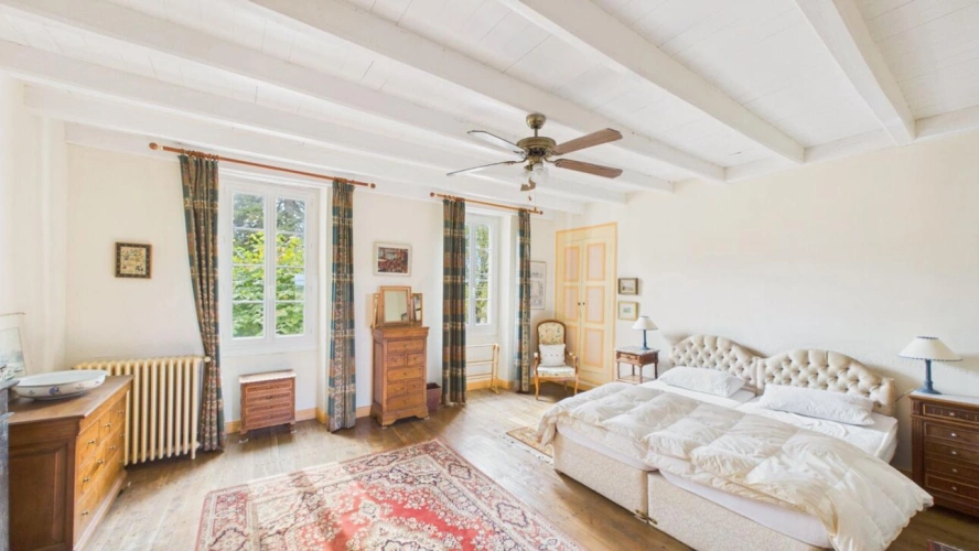 Photos 9 - Prestige - Élégant manoir charentais avec gîtes, piscine chauffée et vaste terrain
